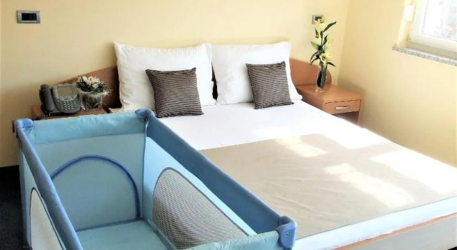 Hotel Central Slavonski Brod, Boek Hotel Hotels in Slavonia met parkeren, Parkeren