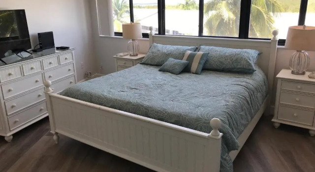 Licensed Mgr - Brand New Luxurious Oceanfront Condo! Stunning Views! Beach Resort! 2 King Beds!, Rezerwuj Hotel Hotele w Key Largo z parkingiem, Parking