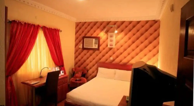Camera Grand Vines Hotel