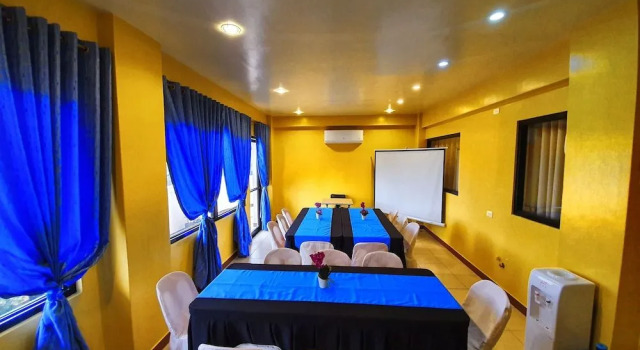 Domsowir Hotel and Restaurant, Забронировать Отель Боронган 