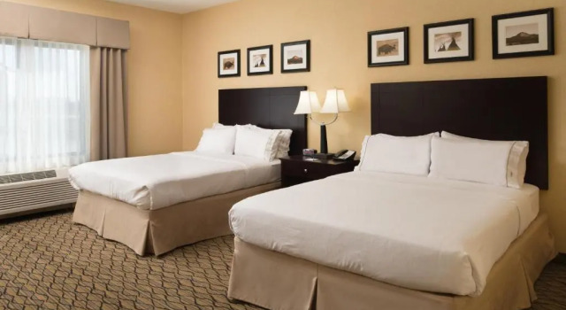 Четырёхместный номер Standard Glacier Peaks Hotel