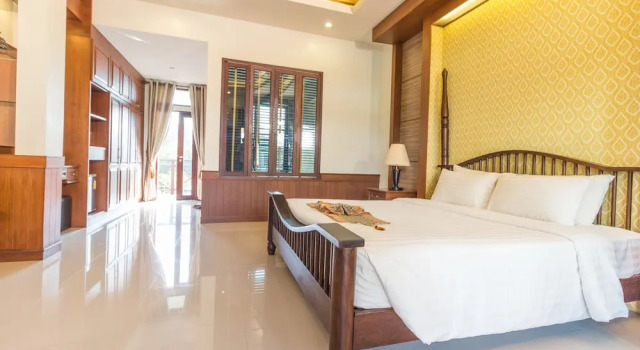 Номер Deluxe с балконом и с видом на озеро Bhu Tarn Koh Chang Resort & Spa