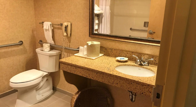 Двухместный полулюкс Best Western PLUS Revere Inn & Suites