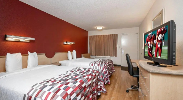 Четырёхместный номер Standard Red Roof Inn Detroit - Roseville St Clair Shores