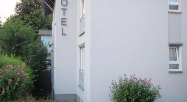 Weinhaus Steppe Hotel**Superior und Weinstube, Забронировать Отель Вальдброн Landkreis Karlsruhe