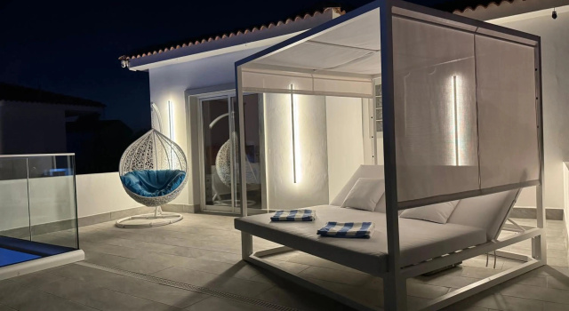 Sunset Villa private complex heated pool, Boek Villa Villa's in Famagusta, Villa