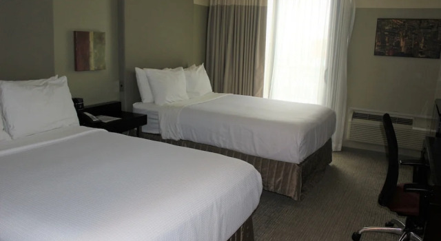 Четырёхместный номер Standard Crowne Plaza - Chicago West Loop by IHG