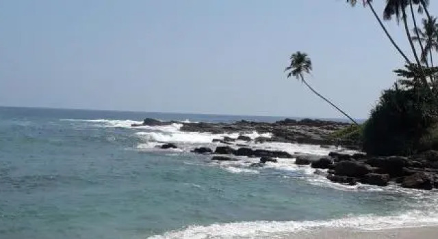 Goyambokka Beach Hotel