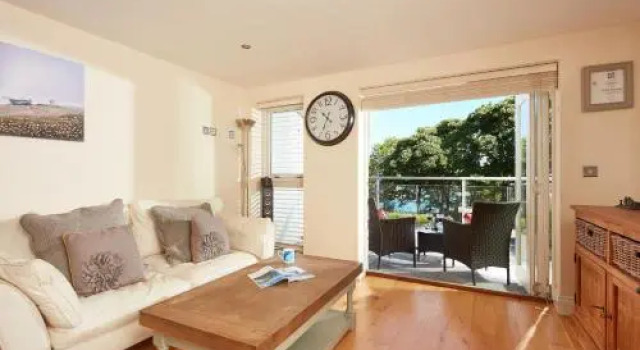 1 Sandy Lane