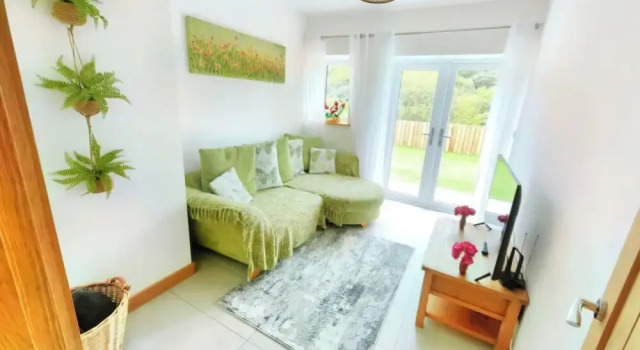 Вилла 4 Bed Villa Sleeps 8 -Private Terrace-Free parking