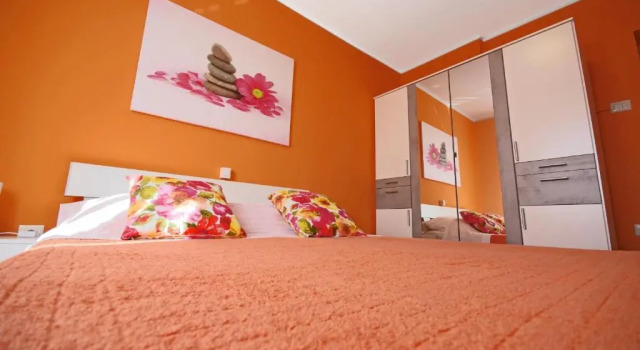 Apartment RINO****, 58m², 170m from the beach, Забронировать Апартаменты/квартира Отели Приморско-Горанской жупания с парковкой, Парковка