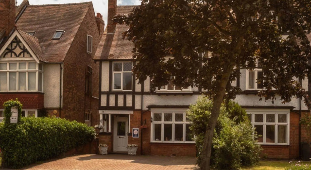Austin Guest House, Забронировать Гостевой дом Отели Уорикшир с парковкой, Парковка