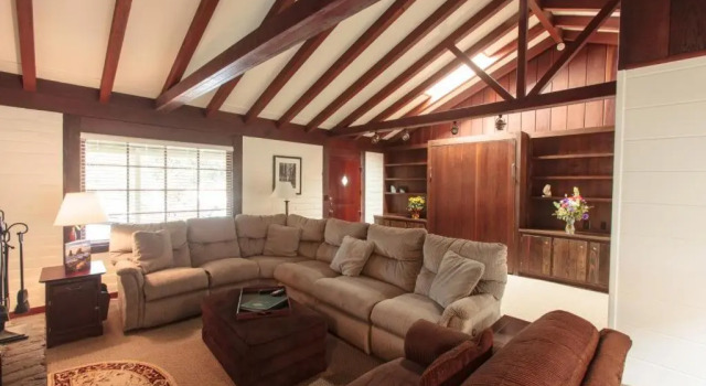 Вилла Pine Acres Lodge