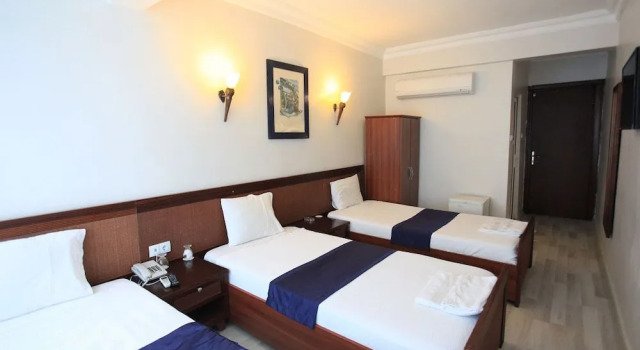 Трёхместный номер Standard Hotel Grand Urhay