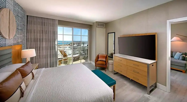 Двухместный люкс c 1 комнатой с балконом и с видом на океан Inn at the Pier Pismo Beach, Curio Collection by Hilton