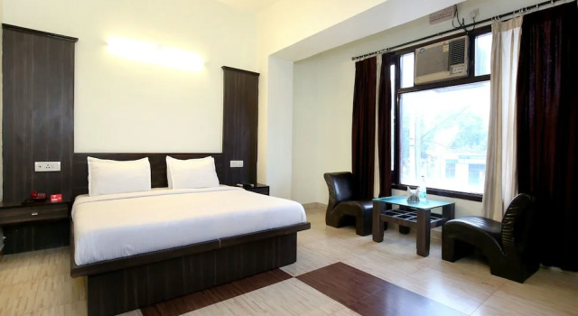 OYO 9243 Trumpets Hotel