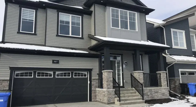 Kathy's New Guest House, Rezerwuj Pensjonat Hotele w Calgary Region z parkingiem, Parking