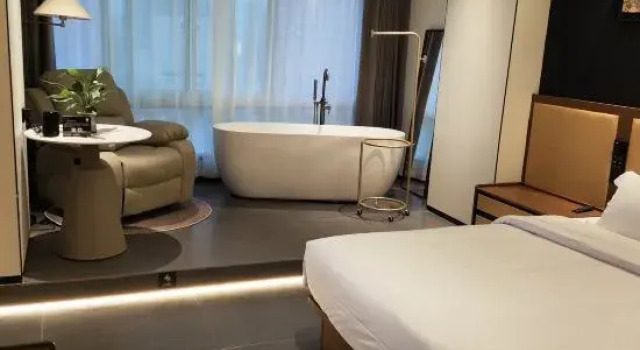 Семейный люкс EZ Boomtel Yiyi Courtyard Hotel (Ningbo Old Bund Tianyi Square Store)