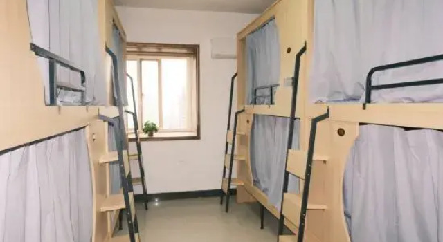 Кровать в общем номере (мужской номер) Vista Chang’an Youth Hostel（Longshouyuan Subway Station)