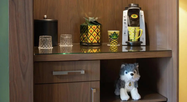 Номер Standard Staypineapple, Hotel Rose, Downtown Portland