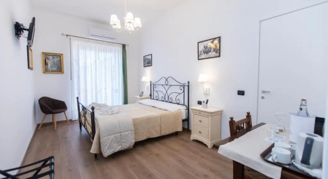 Двухместный номер Standard с балконом Palazzo Lauritano