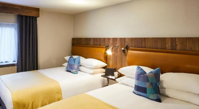 Четырёхместный номер Classic Mercure Barnsley Tankersley Manor Hotel