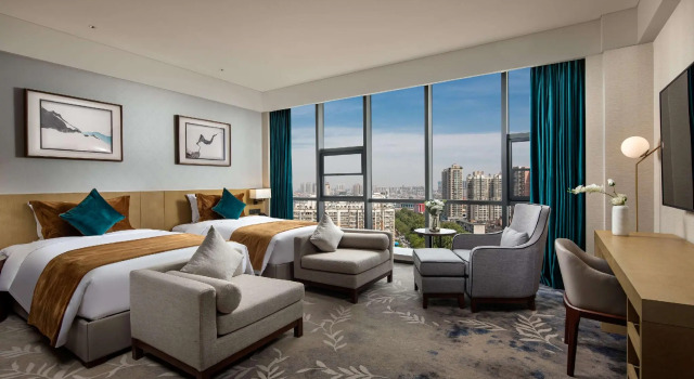Двухместный номер Deluxe Ramada by Wyndham Luoyang Downtown