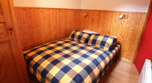 Charmant T2 cabine 4 pers, centre-village, proche pistes et commerces, balcon sud, piscine lété - FR-1-342-145, Забронировать Апартаменты/квартира Бофор Massif du Beaufortain