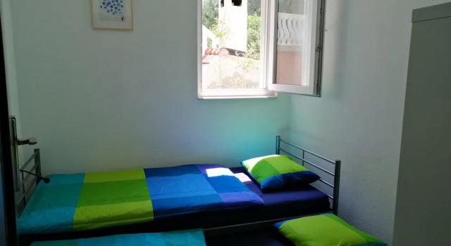 Apartments Vila Vlasta, Забронировать Апартаменты/квартира Отели Врбоска с парковкой, рядом с Частный Пляж «Виллы Эмма», Парковка