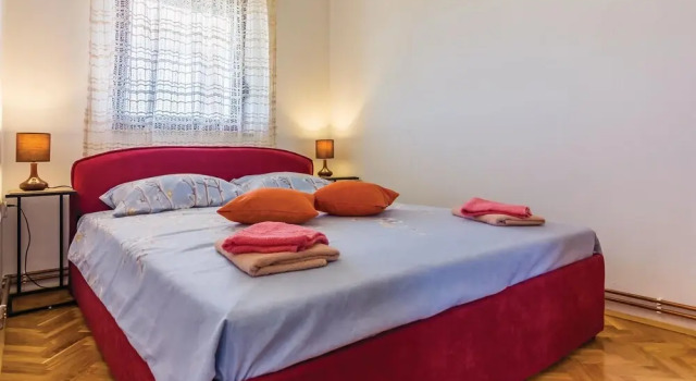 Awesome Home in Valtura With Wifi and 2 Bedrooms, Rezervovat Hotel Hotely v Pula Region s parkováním, Parkování