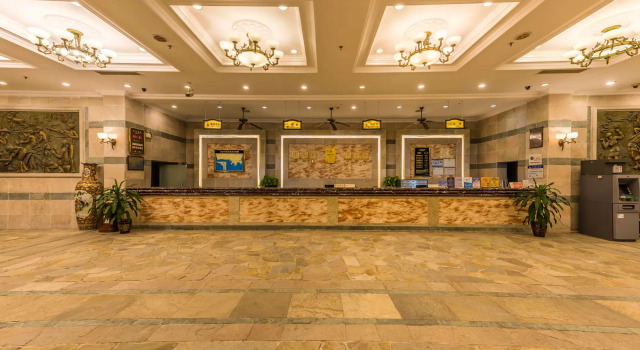 Sanya Yinyuan Linhai Theme Hotel, Book Hotel Sanya Hainan