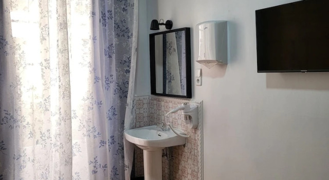 M-A Catrachos Rooms