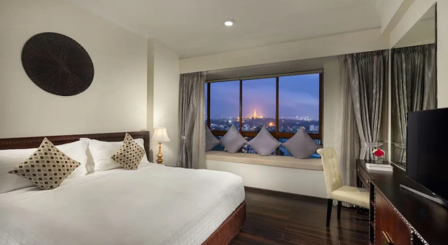 Апартаменты с 3 комнатами с балконом и с видом на город Pyay Garden Residence