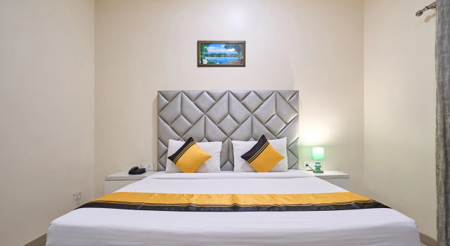 Номер Standard Itsy Hotels Golden Vista Near Noida City Centre