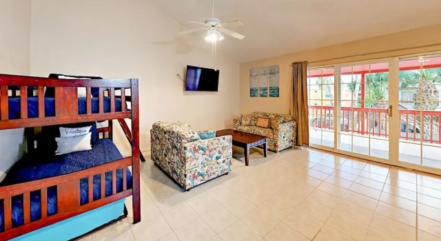 121 E Lantana Street Townhouse Unit B 3 Bedrooms 3 Bathrooms Townhouse, Rezerwuj Dom wakacyjny Hotele w Padre Island z basenem, Basen