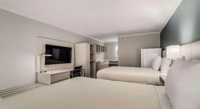 Четырёхместный люкс MainStay Suites Florence - Darlington
