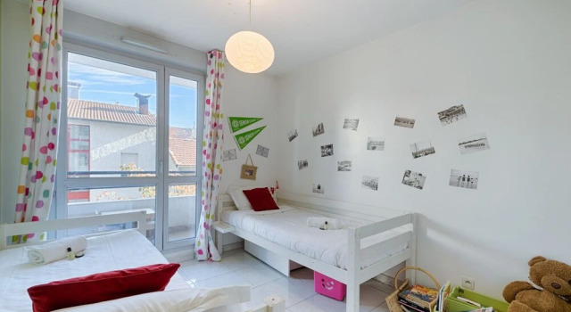 Beautiful T4 - AC - Parking - Balcony at Périer