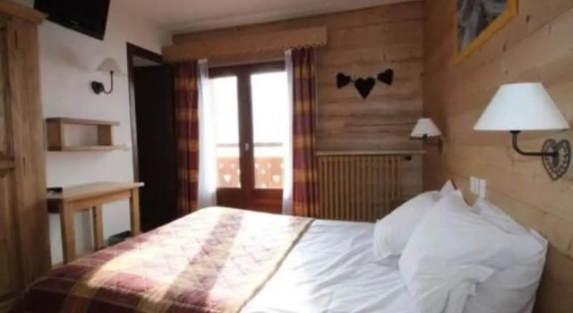 Четырёхместный номер Standard с балконом Logis Hôtel la Cremaillère