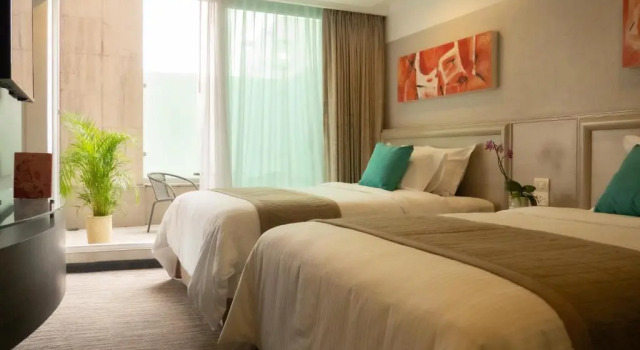 Полулюкс Hotel Marbella