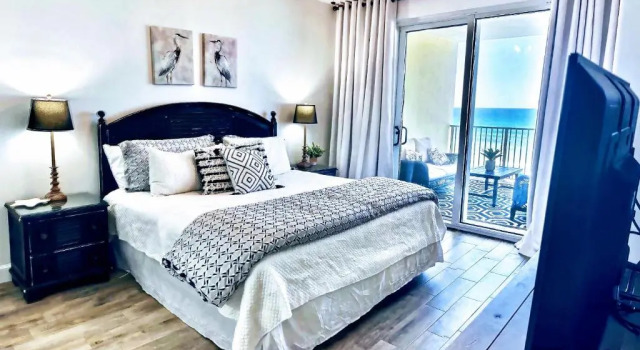 Barefoot Bliss - beachfront condo - sleeps 14, Забронировать Отель Панама-Сити Панхэндл Флорида, рядом с Остров Шелл