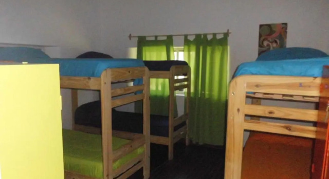 Кровать в общем номере (мужской номер) Shanti Hostel