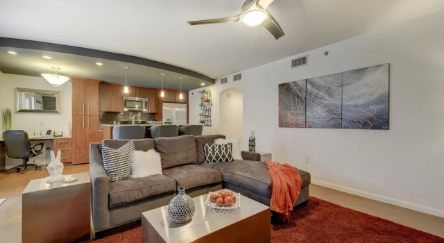 Remodeled E Cesar Chavez Condo by RedAwning, Забронировать Апартаменты/квартира Остин Greater Austin