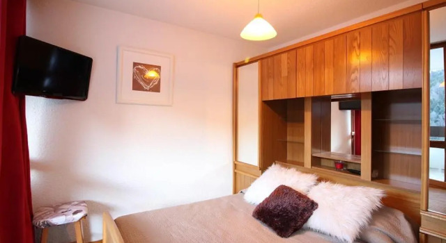 Appartement Mont-Dore, 3 pièces, 5 personnes - FR-1-608-178, Prenota Appartamento Hotel a Alvernia con parcheggio, Parcheggio