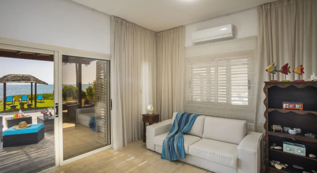Beachfront Villa Meneou 5