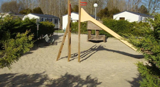 Camping Pomme de Pin, Rezervasyon Kamp Alanı Picardy otoparklı oteller, Otopark