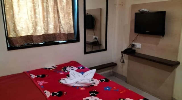 Hotel Sachin - 50 Meters From Temple