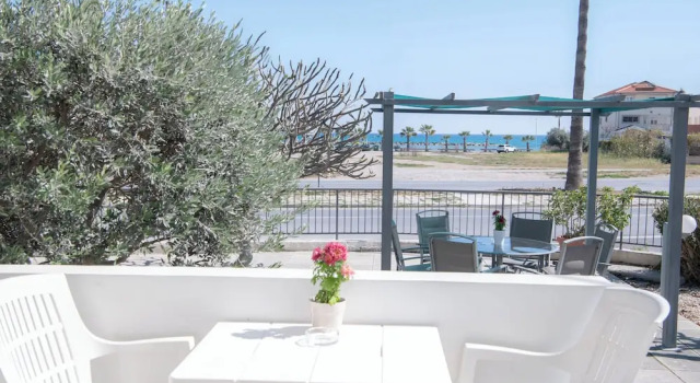 Апартаменты Comfort Themis Beach Apartments