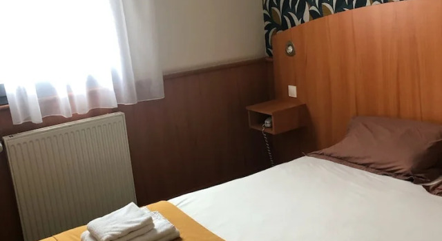 Номер Classic Logis Hôtel Restaurant Les Fontaines