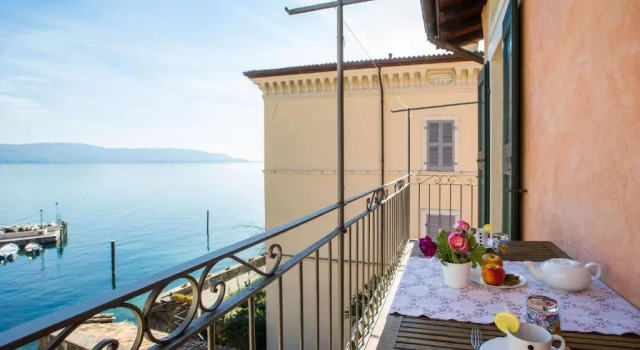 Апартаменты Le Camerine Apartment Water Front