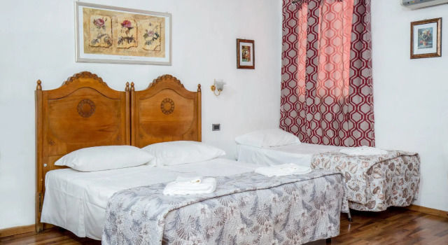 Четырёхместный номер Standard PICCOLO HOTEL Nel Centro Storico di Firenze